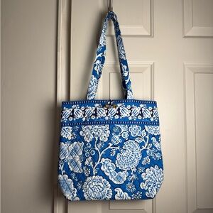 NWOT Vera Bradley Blue Lagoon Tote Bag RETIRED Pattern Blue And White Floral Bag